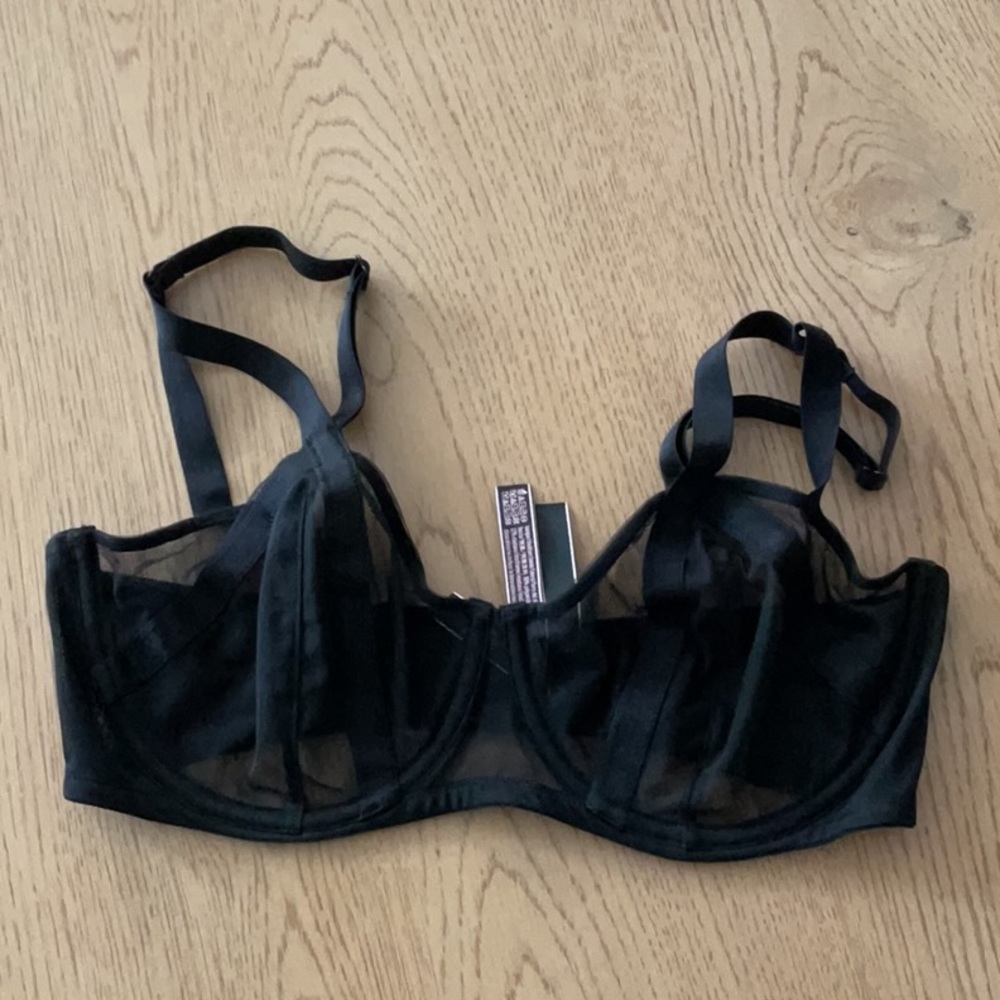 Victoria’s Secret unlined bra, very sexy collection